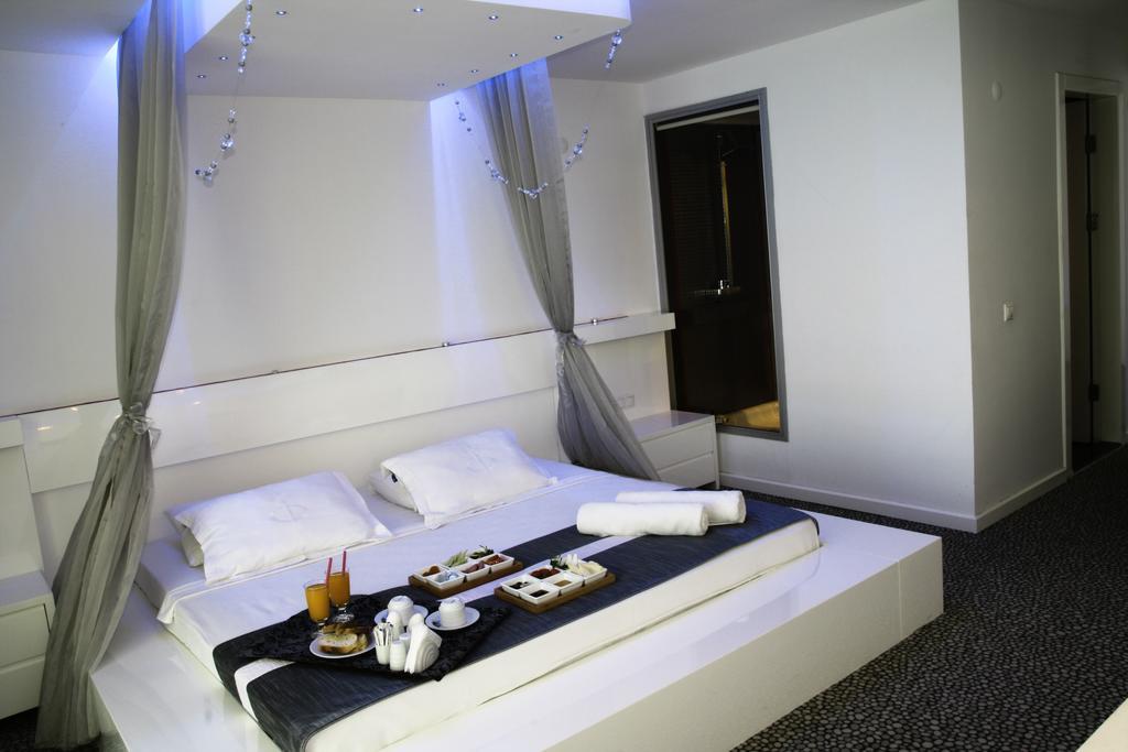 Inkim Hotel Alaçatı Buitenkant foto